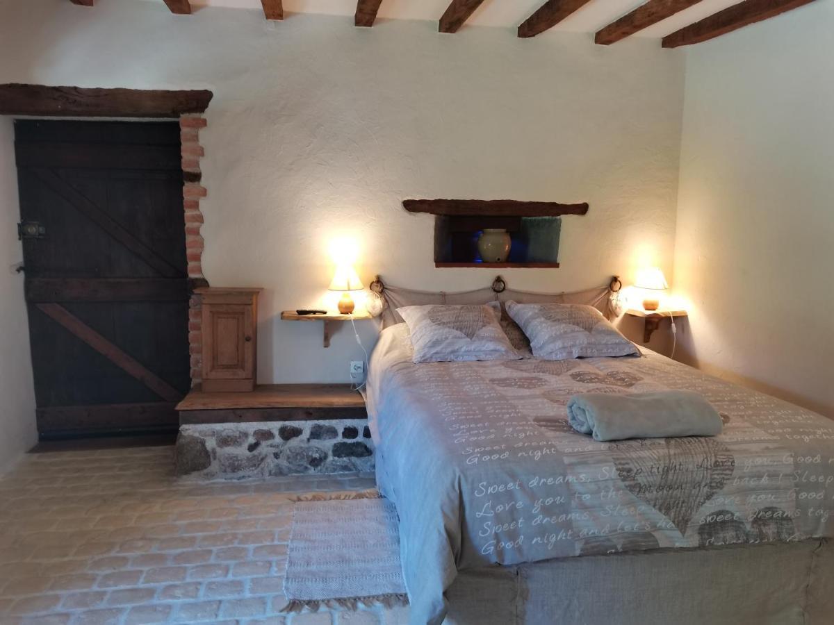 Bed and Breakfast Domaine Des Maillets Blot-l'Eglise Экстерьер фото