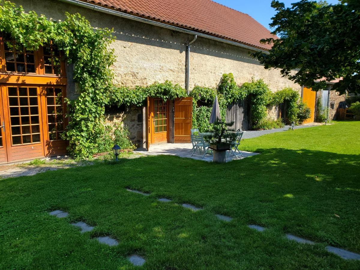 Bed and Breakfast Domaine Des Maillets Blot-l'Eglise Экстерьер фото