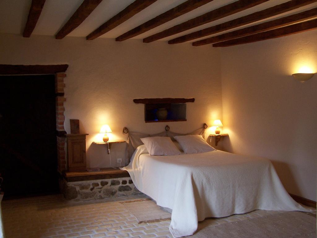 Bed and Breakfast Domaine Des Maillets Blot-l'Eglise Номер фото
